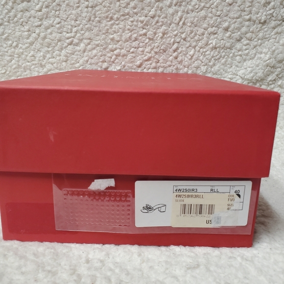 Valentino Garavani Vlogo Cut-Out 60MM Slide Sandal In Calfskin - Picture 12 of 12